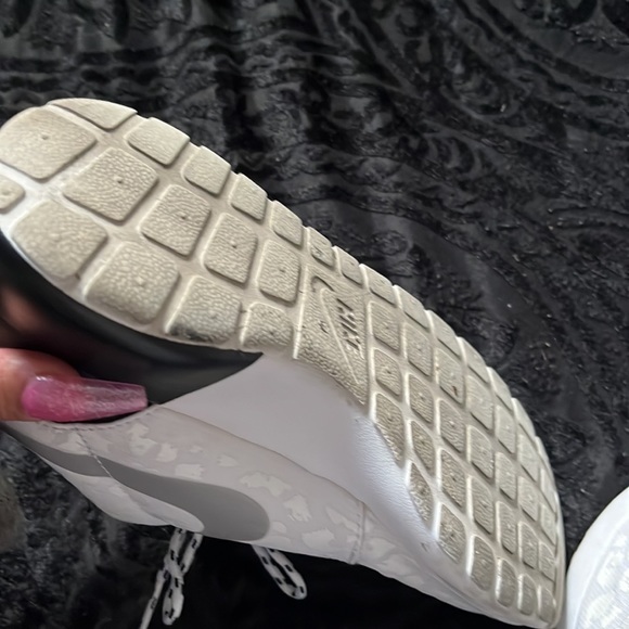 Nike - Picture 5 of 5